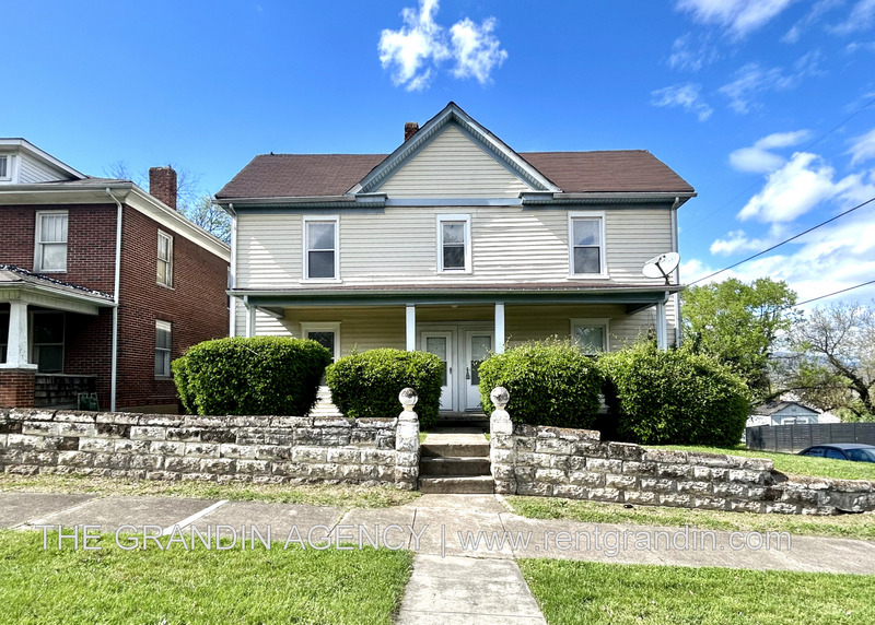 642 Elm Avenue Southeast -B